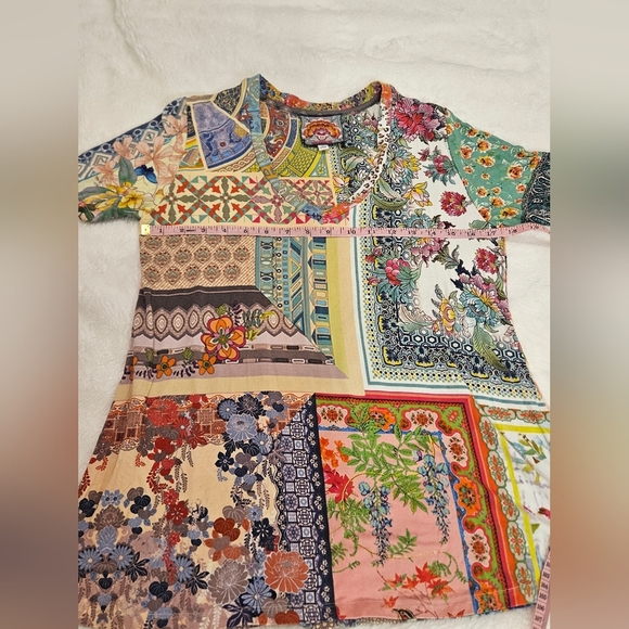 Johnny Was Anika Short Sleeve V-Neck Tee Size XS - Picture 9 of 12